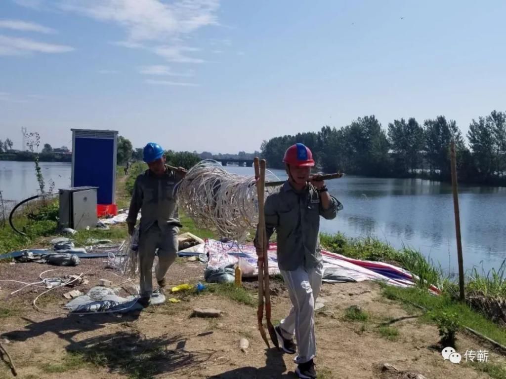  模式|最高40摄氏度！烧烤模式下江堤上的坚守……