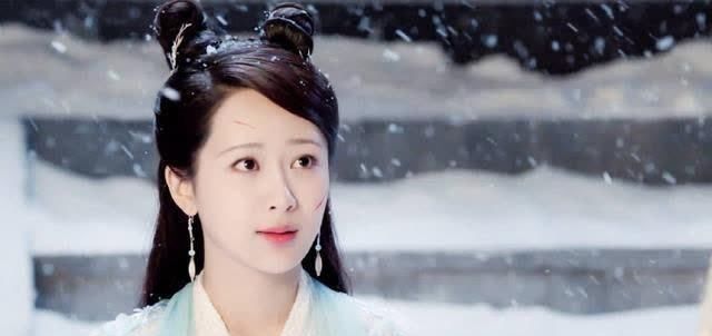  修图|杨紫进组后身材惨不忍睹，网友：奶茶不离手是没有自知之明吗