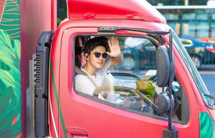  开场|《中国好声音》开场秀，谢霆锋唱《传奇》，李宇春演唱曲目最意外