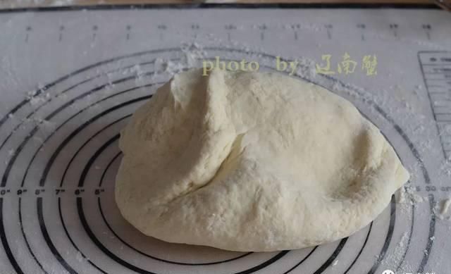  饼子上面|想做出层次分明的葱油饼，这个东西还真不能少！