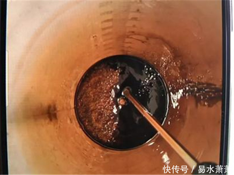 开车|开车去朋友店里维修,结果发动机被灌满白糖,车主:什么仇什么怨