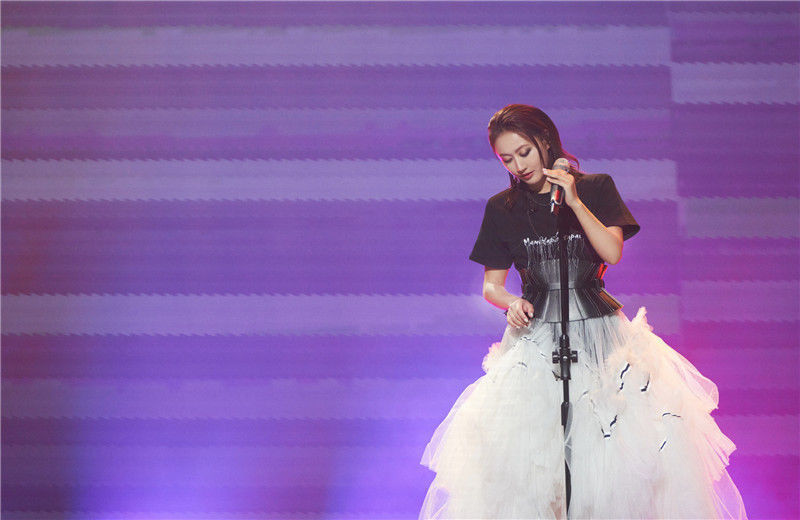 歌手|《我是唱作人》陈粒见到好妹妹乐队大哭,背后原因让人心疼