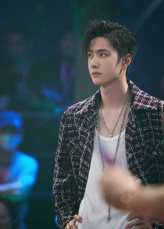  巅峰|一场节目三个造型都是巅峰之作 造物主的宠儿说的就是王一博本博！