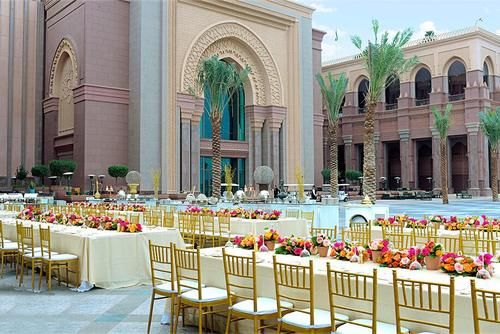 警察|新郎开心将婚礼视频分享网上，警察一看上门将他逮捕