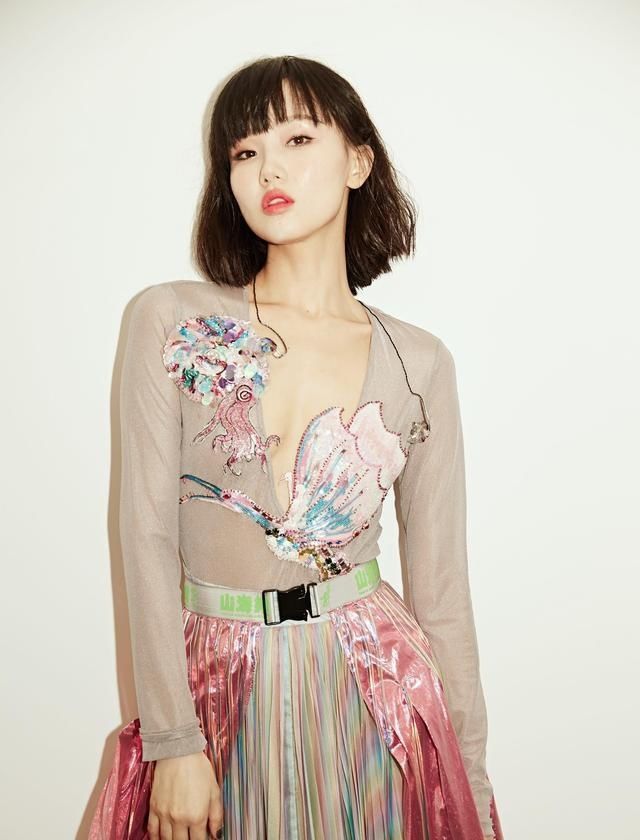  蔡徐坤|跑男：蔡徐坤孟美岐跳《无价之姐》，前者被吐槽，后者动作超专业