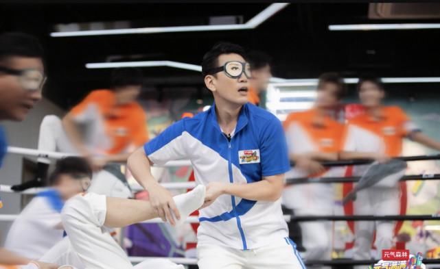  不亦乐乎|《元气满满的哥哥》弹幕吵得不可开交，哥哥们却玩儿得不亦乐乎