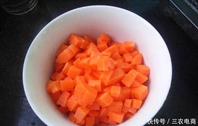 教你做|3分钟教你做营养早餐饼,每次做两张,宝宝超爱吃,都要吃光光