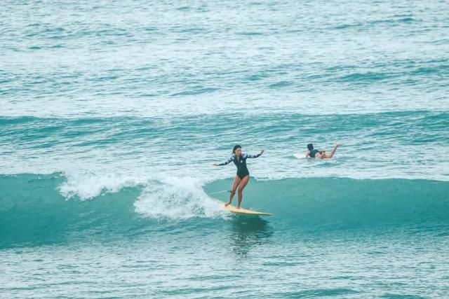  懂行|懂行｜夏日冲浪季，我们采访了几位冲浪达人