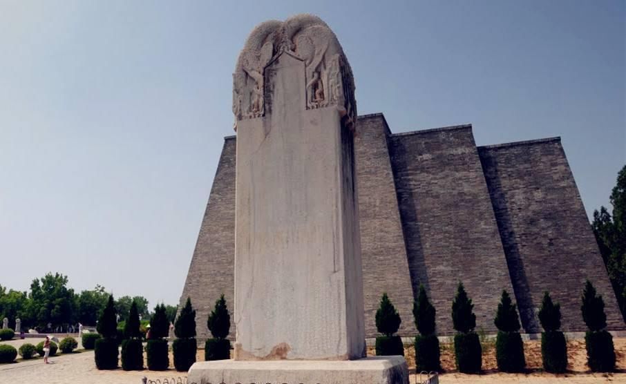 至今|武则天墓前有61个无头石人,至今无人能懂,最终被两位老农破解