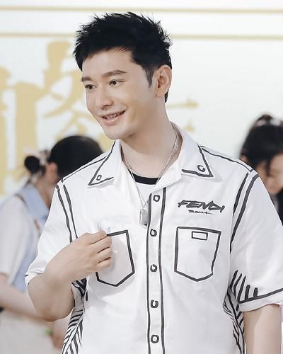  厉害|艺人新媒体指数排名，杨幂第1，黄晓明第6，王一博厉害了