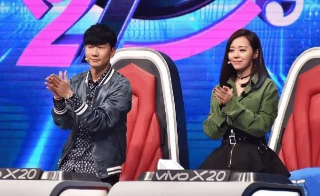  超级女声|尴尬！明明都是“超女”出身，亚军和季军已经是导师，而冠军却仍是选手