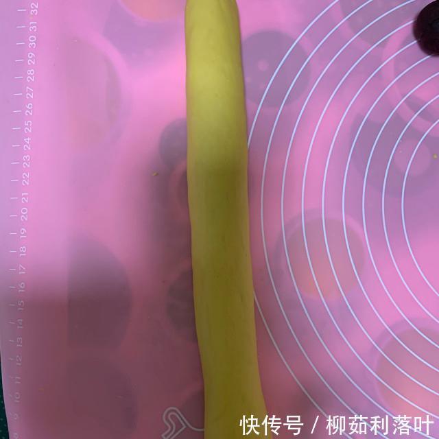 豆沙包|南瓜豆沙包,金黄色很是诱人