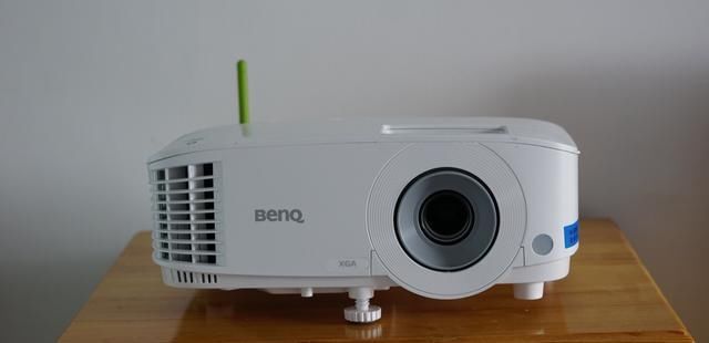  E520|一机多用，办公生活两不误，明基E520智能投影机轻体验