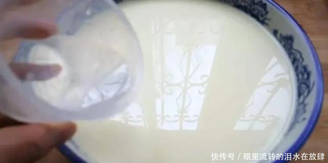 简单|豆腐脑用这方法最简单，小火一煮鲜香嫩滑，新手也能看明白