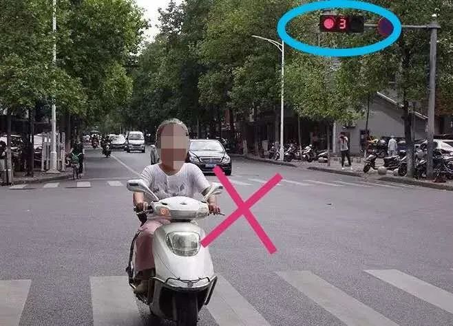 崇明|创城进行时丨崇明交警严查交通违法，提醒市民人人争做文明交通参与者