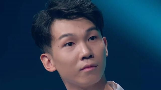  摇滚|乐队的夏天实力最弱一轮，超女出身的她却成了摇滚焦点