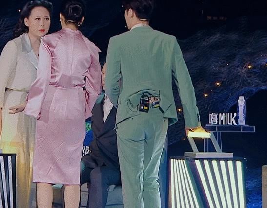  舞蹈|张艺兴录舞蹈风暴2太嗨了，表情包管理失控，你见过这样的张艺兴