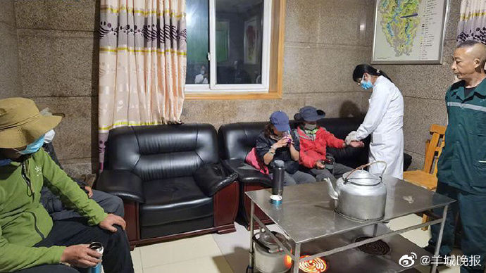  处罚|擅自穿越九寨沟被困6人获救后被罚6人共计处罚3000元