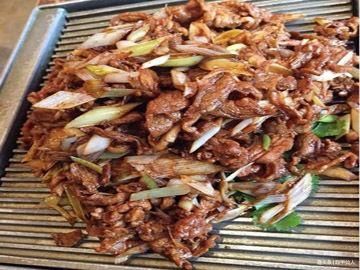  脆鳝|美食推荐：铁盘烤羊肉、养生锅巴、红旗脆鳝制作方法