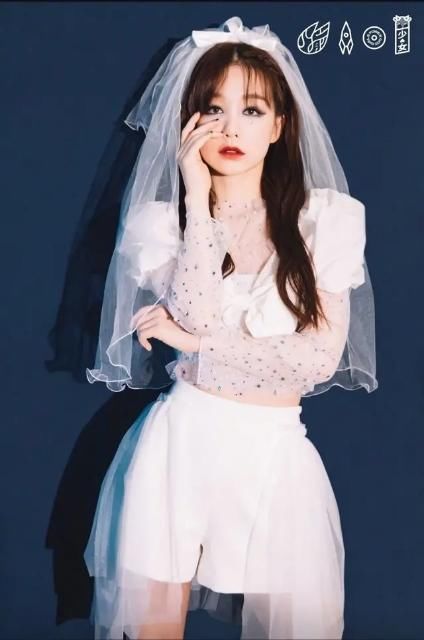  好看|火箭少女101暗黑新娘妆，杨超越造型最好看，李紫婷得罪化妆师？