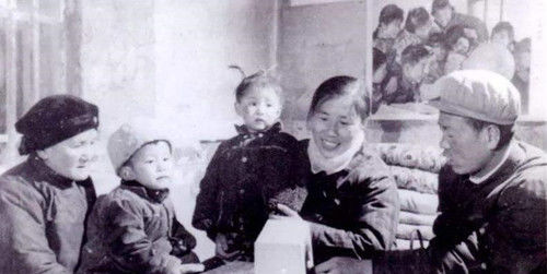 村民们|那个因为众人怂恿，嫁没文化农民的27岁女大学生，最终结局如何