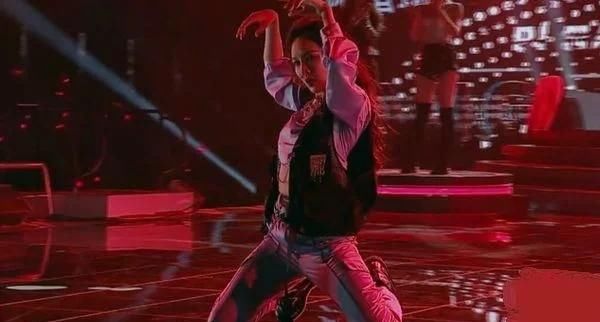  黄圣依|《浪姐》复活赛，阿朵386票碾压全场，孟佳复活，排名第4的她却惨遭淘汰