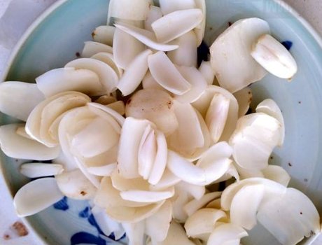  润肤|银耳和百合是天生的一对，秋后每天坚持吃一点，润燥润肤特舒服