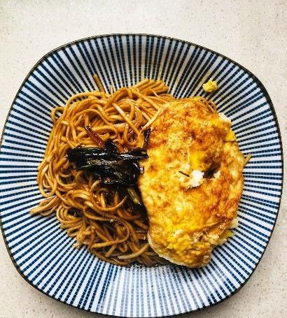  懒人|懒人必备技能，有挂面就能做的简单美味葱油拌面，好吃到渣都不剩