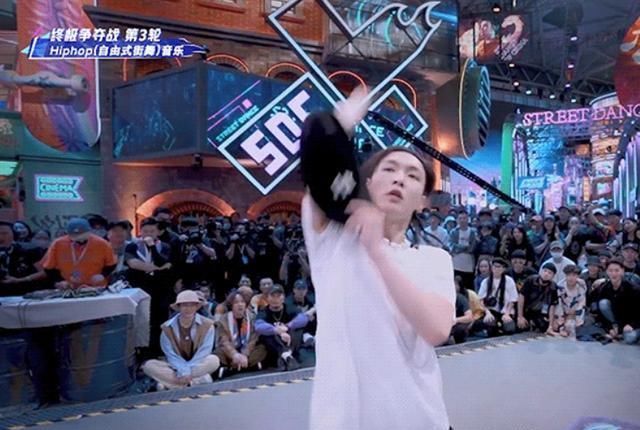  街舞|街舞：看不懂张艺兴的krump？没关系，身后选手的表情说明了一切
