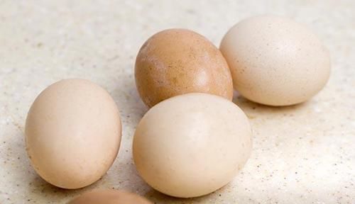 煮熟的鸡蛋,在皮肤上滚滚能祛湿?如何判断
