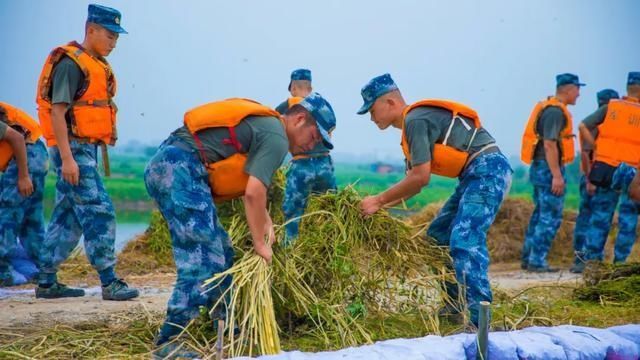 援洪湖防汛抗|谢谢你们！洪湖市热烈欢送抗洪部队官兵凯旋