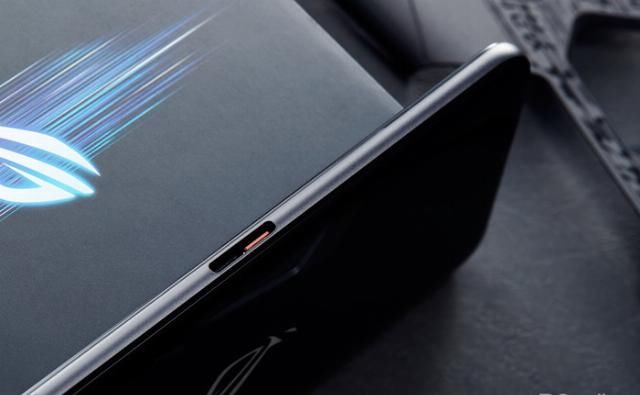  评测|ROG游戏手机3评测：首发865 Plus，看背后多数人会说三个字