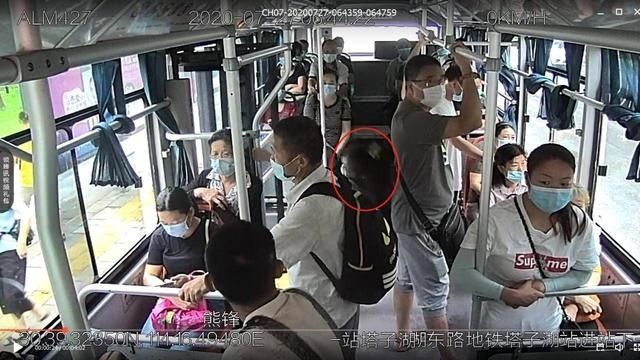 公交|女学生突发疾病倒地 290路公交变身救护车