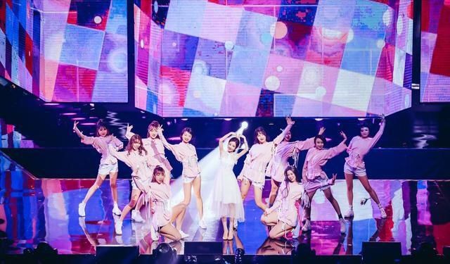 冯提莫|东方风云榜颁奖晚会顺利举行,这位主播凭一己之力拿下最大奖项