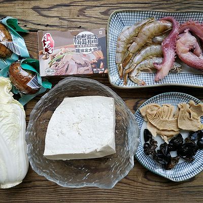  松茸骨汤调|金汤海鲜手掰豆腐