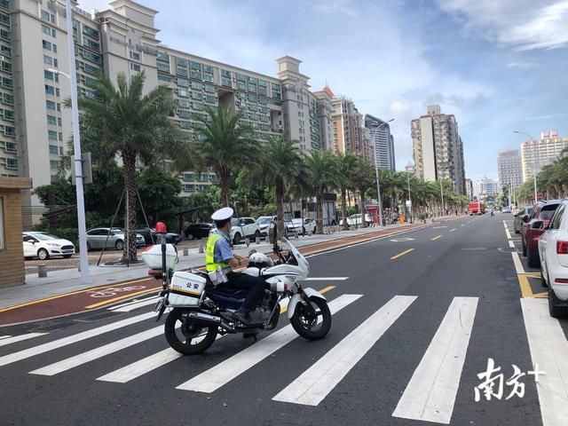  现场|突发！珠海酒吧街一酒吧火灾，现场浓烟滚滚