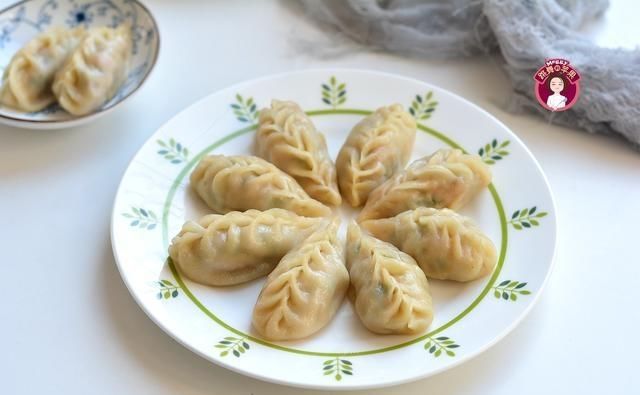  三伏天|三伏天，用这些菜做蒸饺，8分钟出锅，柔软香嫩，手抓着吃更过瘾