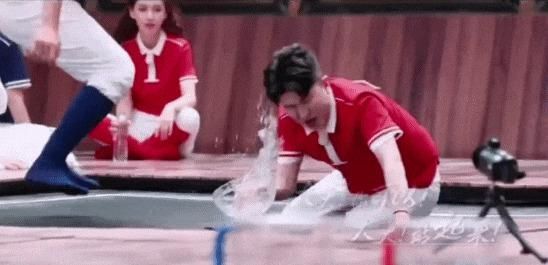  表现|张大大软弱表现让人喷饭，有一点却强过李晨，网友: 看出真实性格