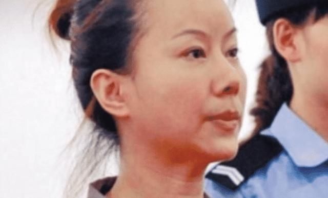  沦落|和妻子双双入狱，从歌坛巨星沦落成路人，现满头白发无人识