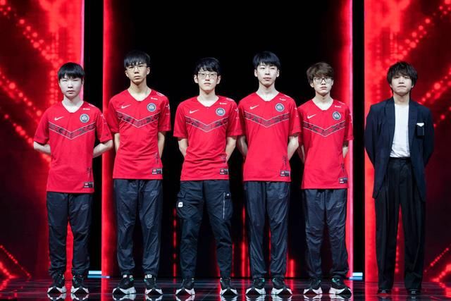  引发|大失误没有，就是把家让了！EDG输给FPX后，阿布点评引发热议