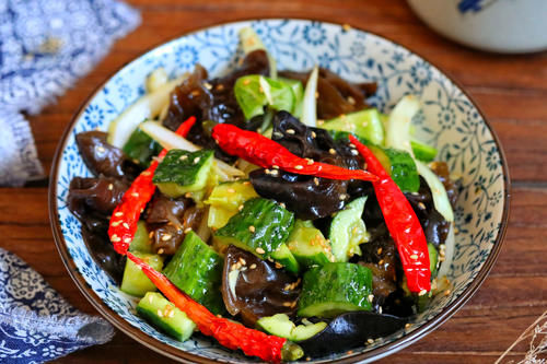  油腻|我家隔三差五吃这菜，清凉爽口不油腻，10分钟端上桌，最受欢迎