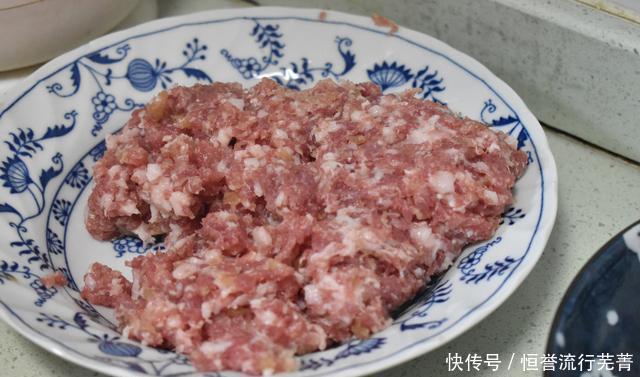  酿豆腐干|吃豆干，我家最爱这做法，加点肉馅越吃越香，吃了二十多年都不腻