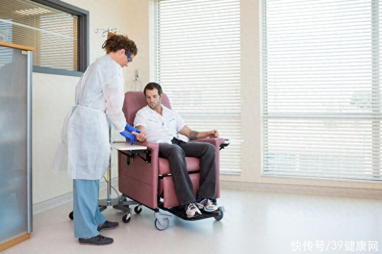 肺癌抗癌达人凌志军(人民日报记者凌志军抗癌成功，从肺癌晚期到肿瘤消失，坚持不化疗)