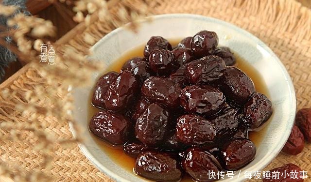 红枣|红枣别再煮汤了,用它泡一泡,清香甘醇又驱寒,吃一次就忘不了