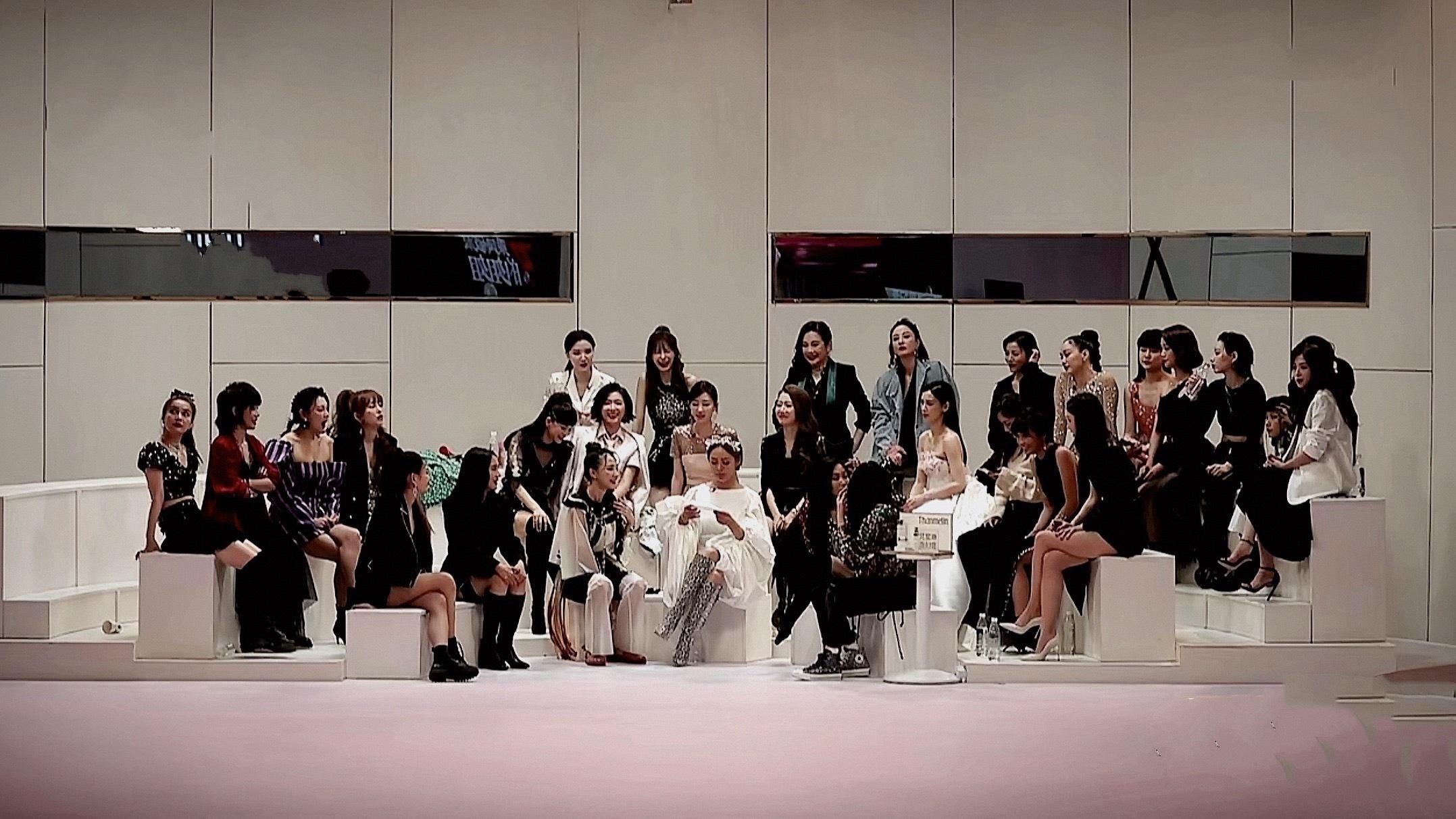  回应|画虎不成反类犬，从怼怼卡环节看姐姐们的回应，谁才是综艺之神？