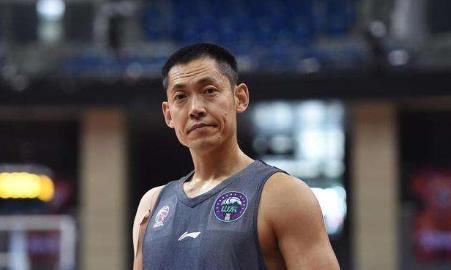  张庆鹏|28分钟砍37分！39岁张庆鹏让CBA年轻球员汗颜