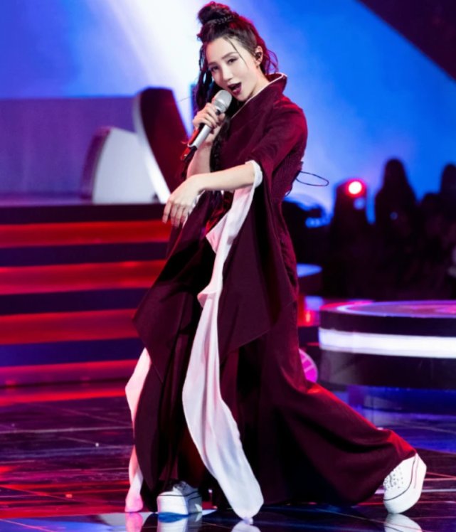  举动|继阿朵叫停打投，黄龄也为粉丝全额退款，姐姐们这一举动让人钦佩