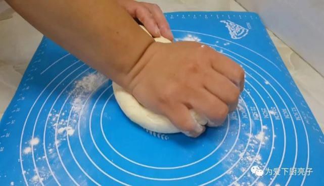  面包|烧饼这样做才好吃，加几勺白糖，外焦里软又蓬松，比面包香甜好吃