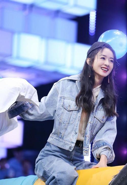  杜华|《快乐大本营》：杜华说错王一博角色名字，赵丽颖喊杜华大姐！