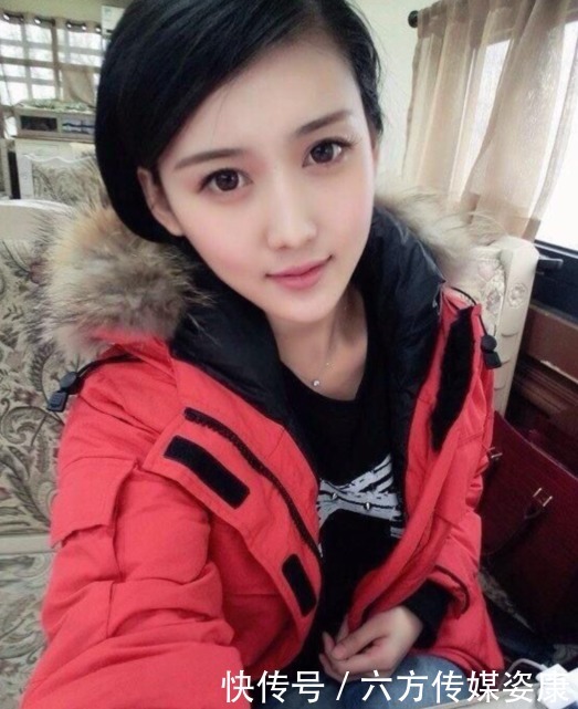 赶来|出租的哥发现车里三十万现金，苦等半日，失主赶来却要人不要钱